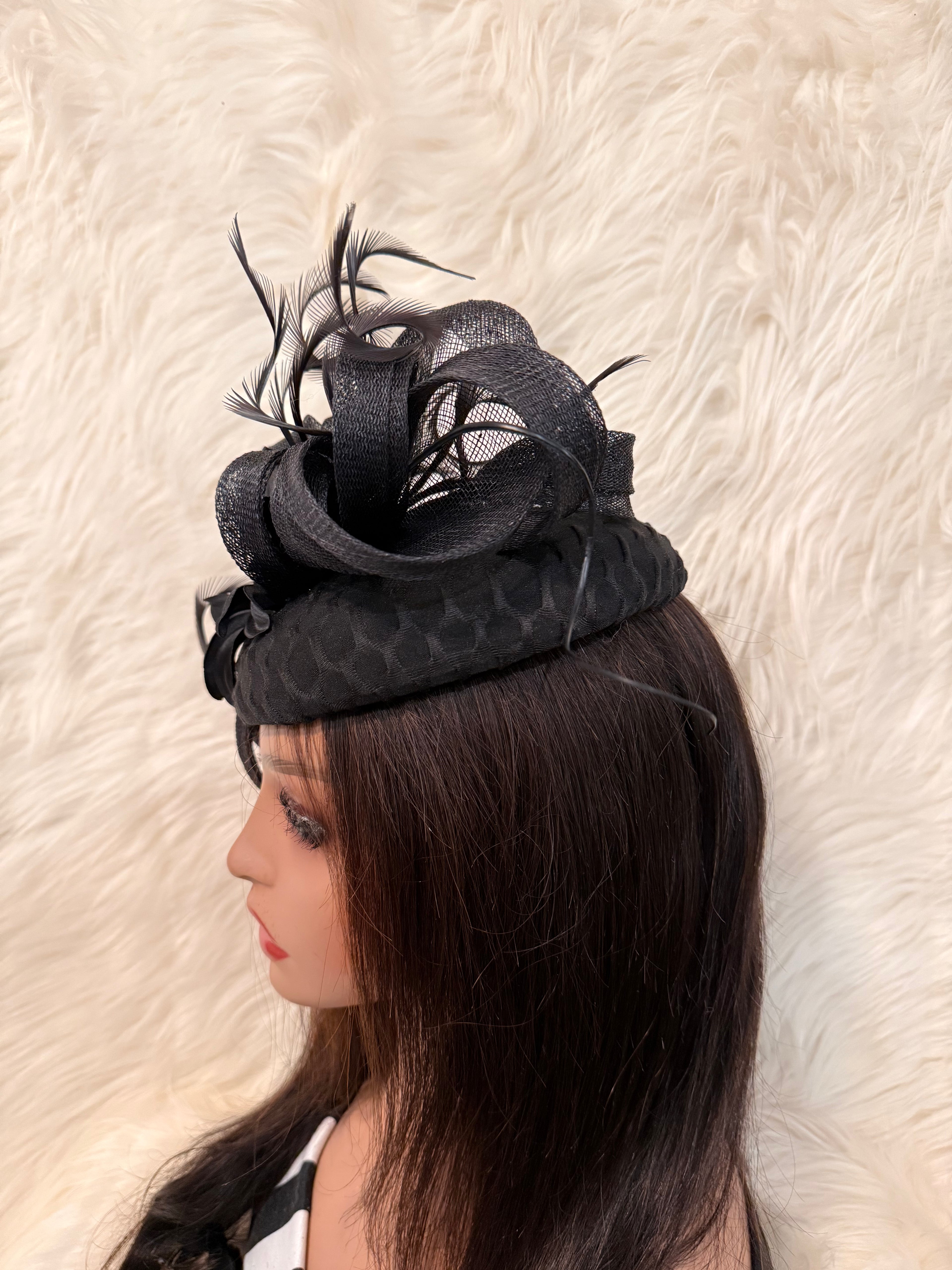 Black "O" Mold Hat