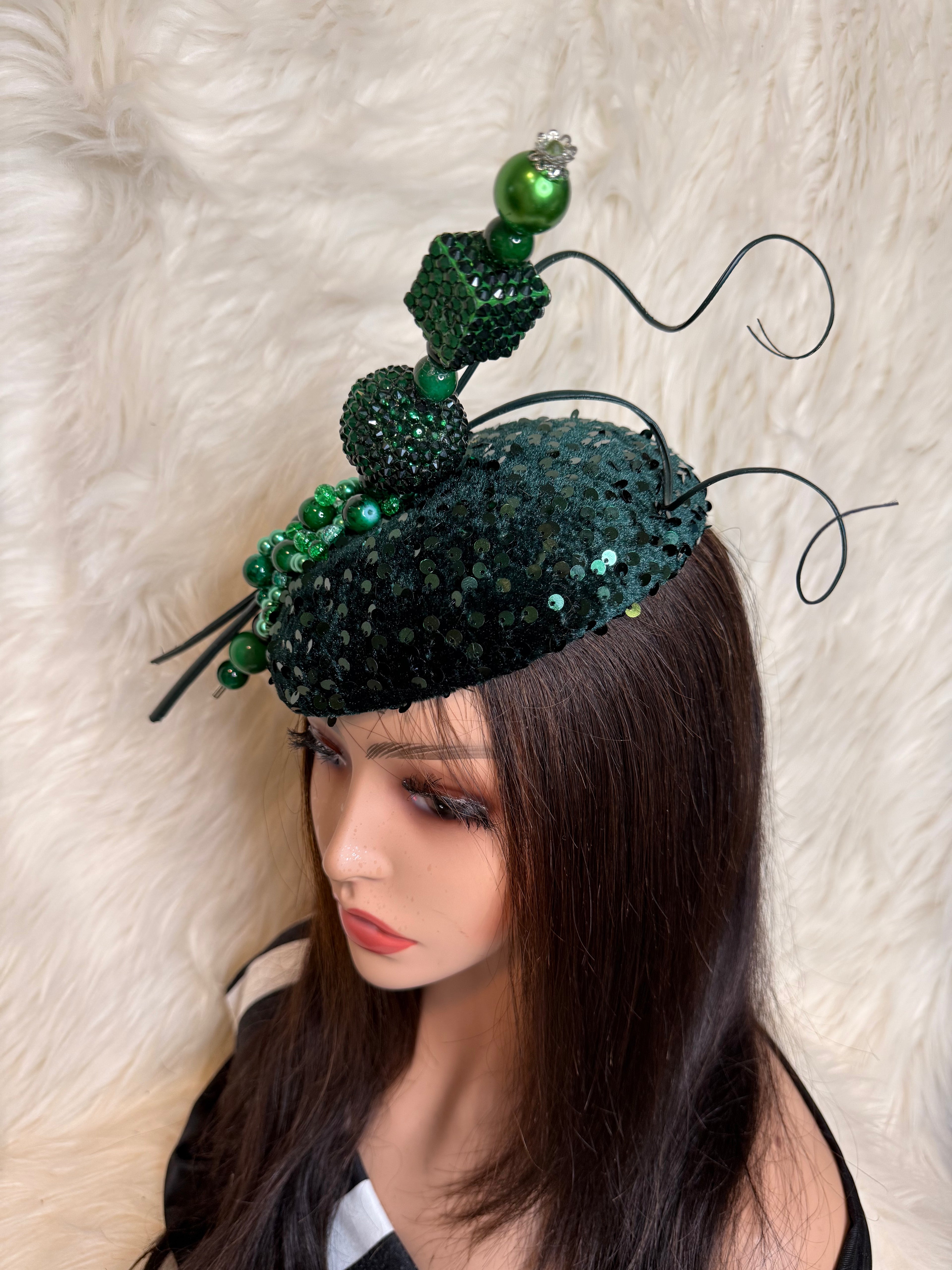 Emerald Green Beaded Hat / w Oversize Hat Pin