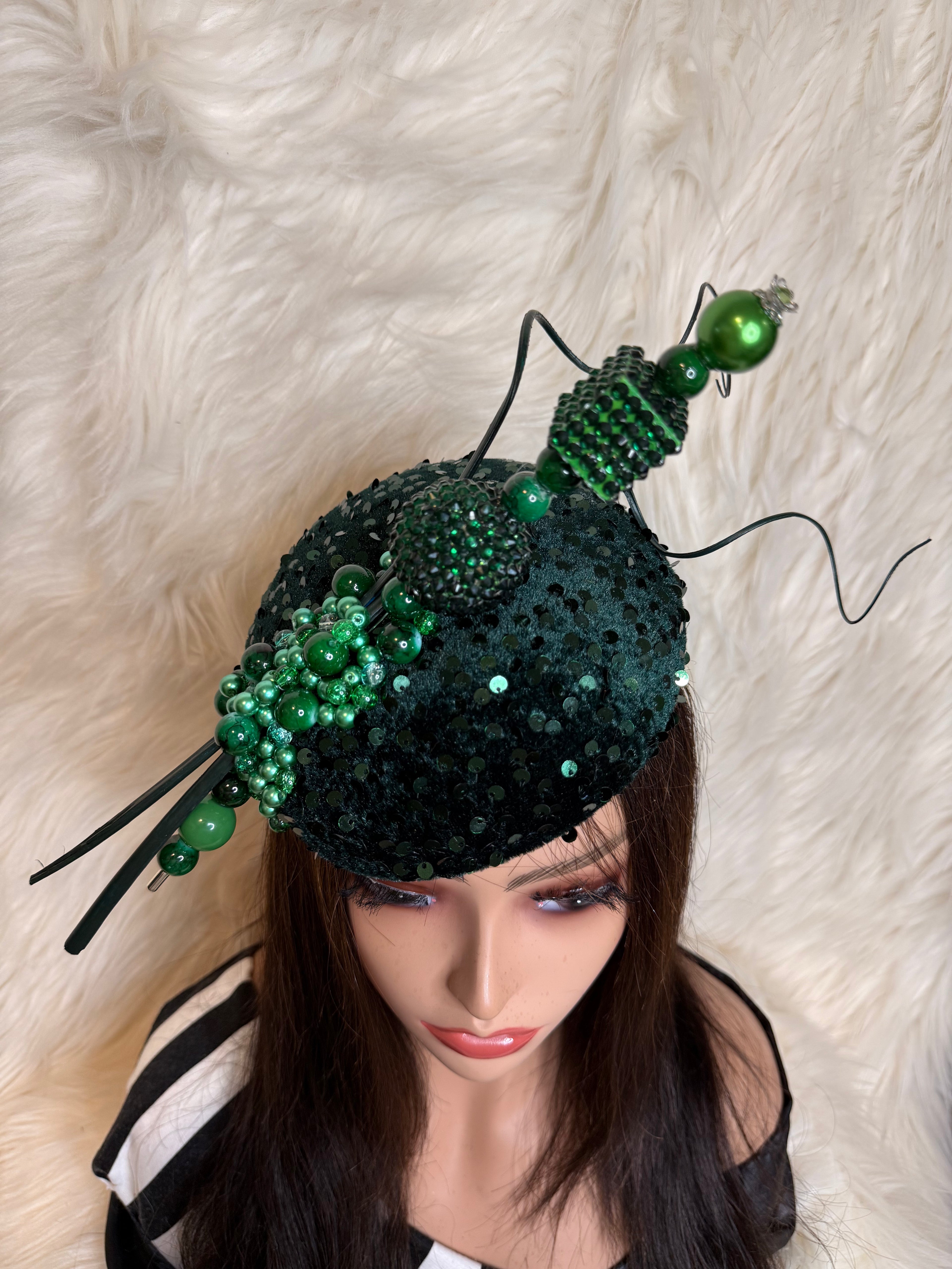 Emerald Green Beaded Hat / w Oversize Hat Pin
