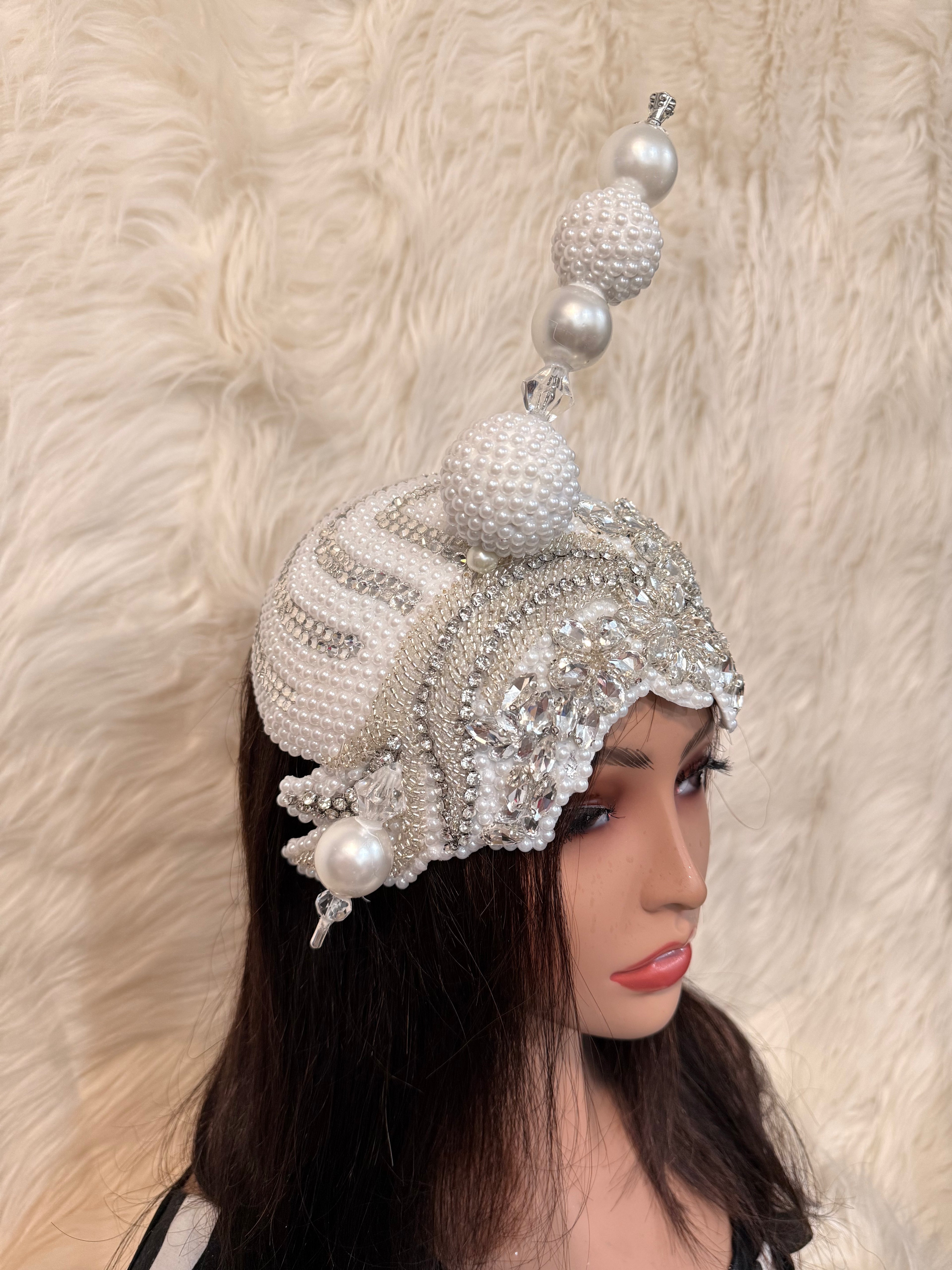 White / Silver Crystal Hat W Oversized Hat Pin
