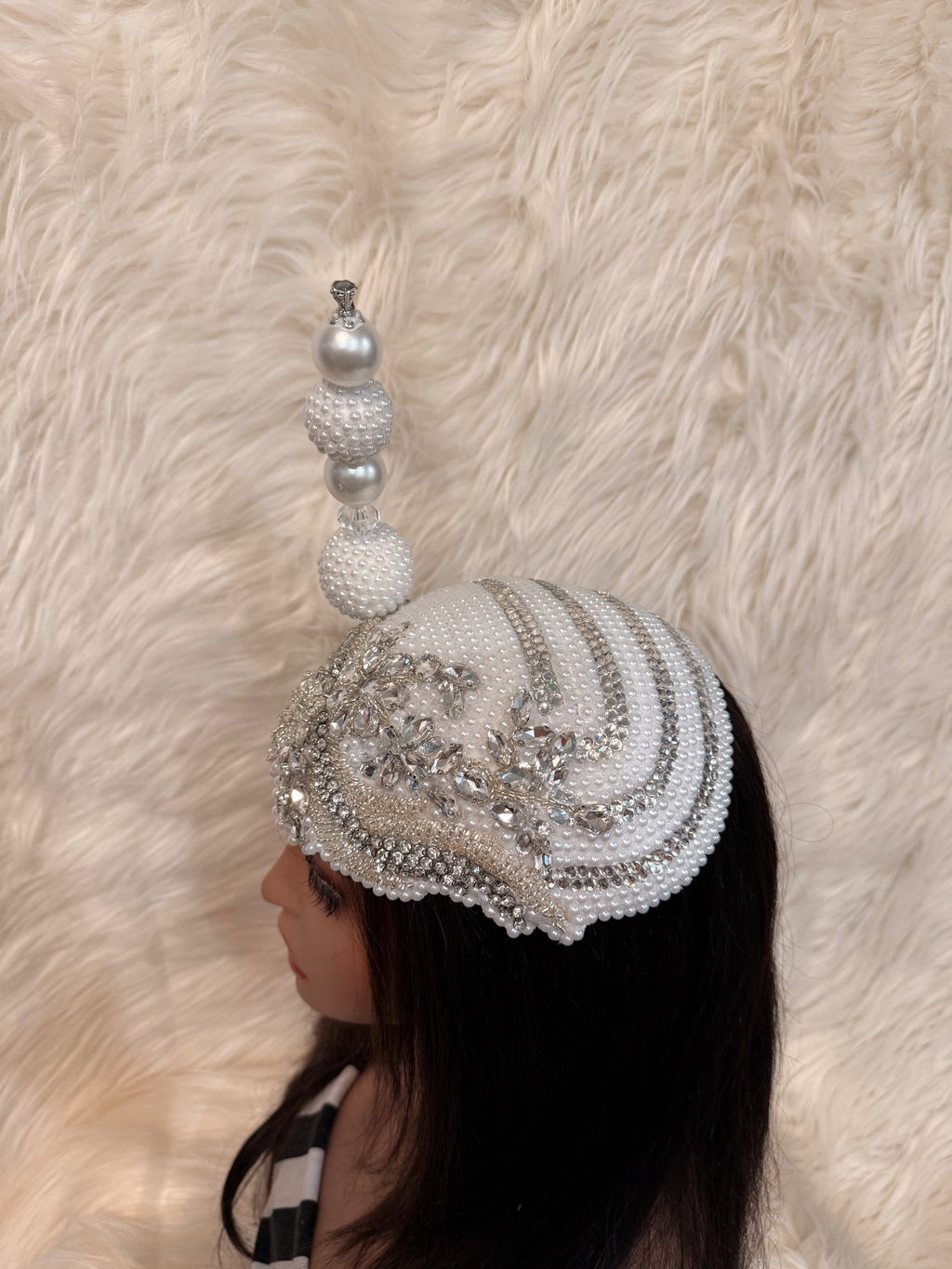 White / Silver Crystal Hat W Oversized Hat Pin