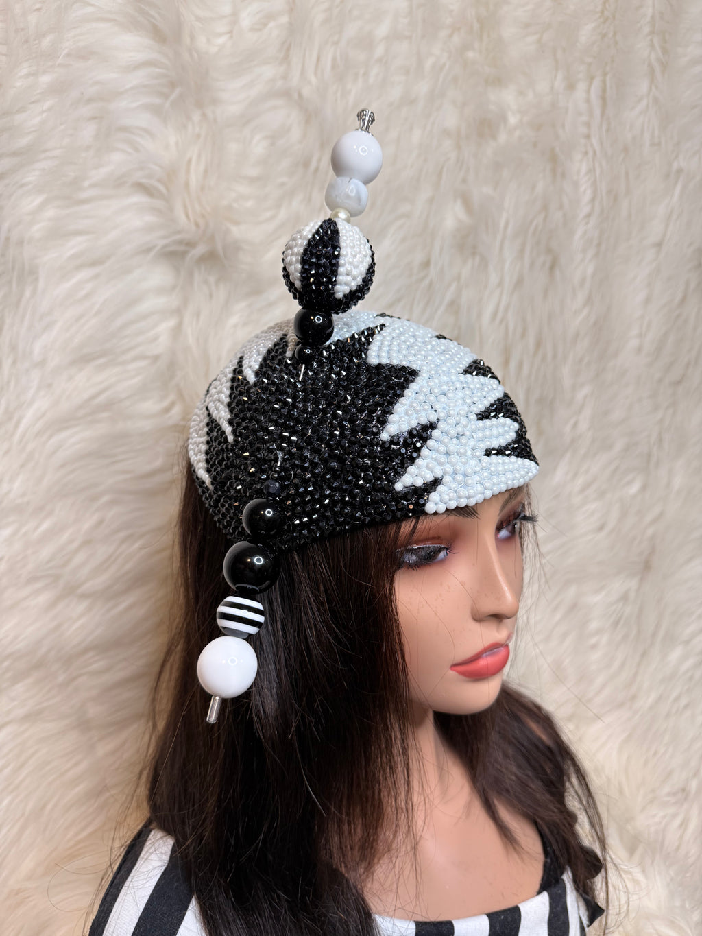 Black and White Crystal Hat W Oversized Hat Pin