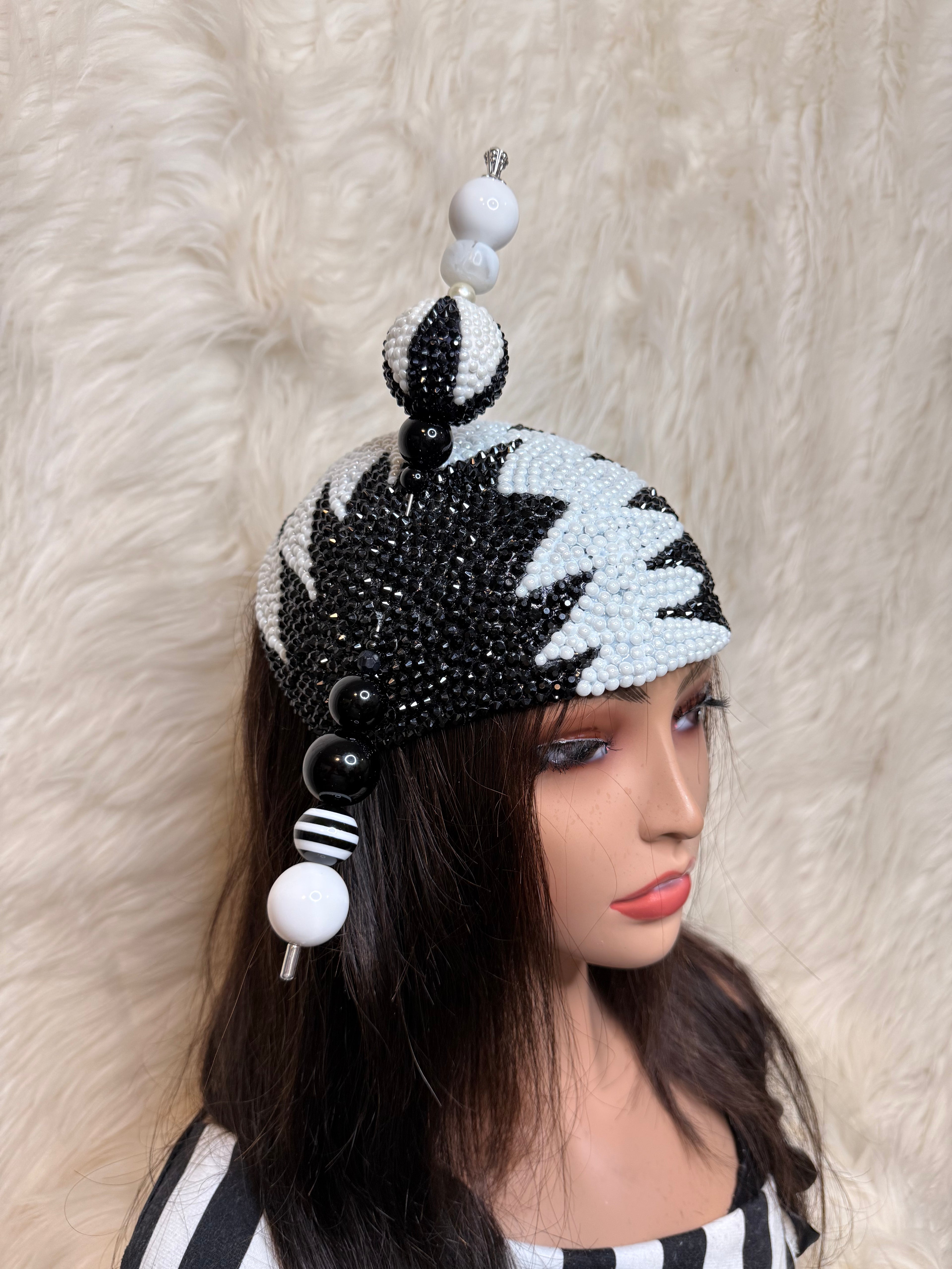 Black and White Crystal Hat W Oversized Hat Pin