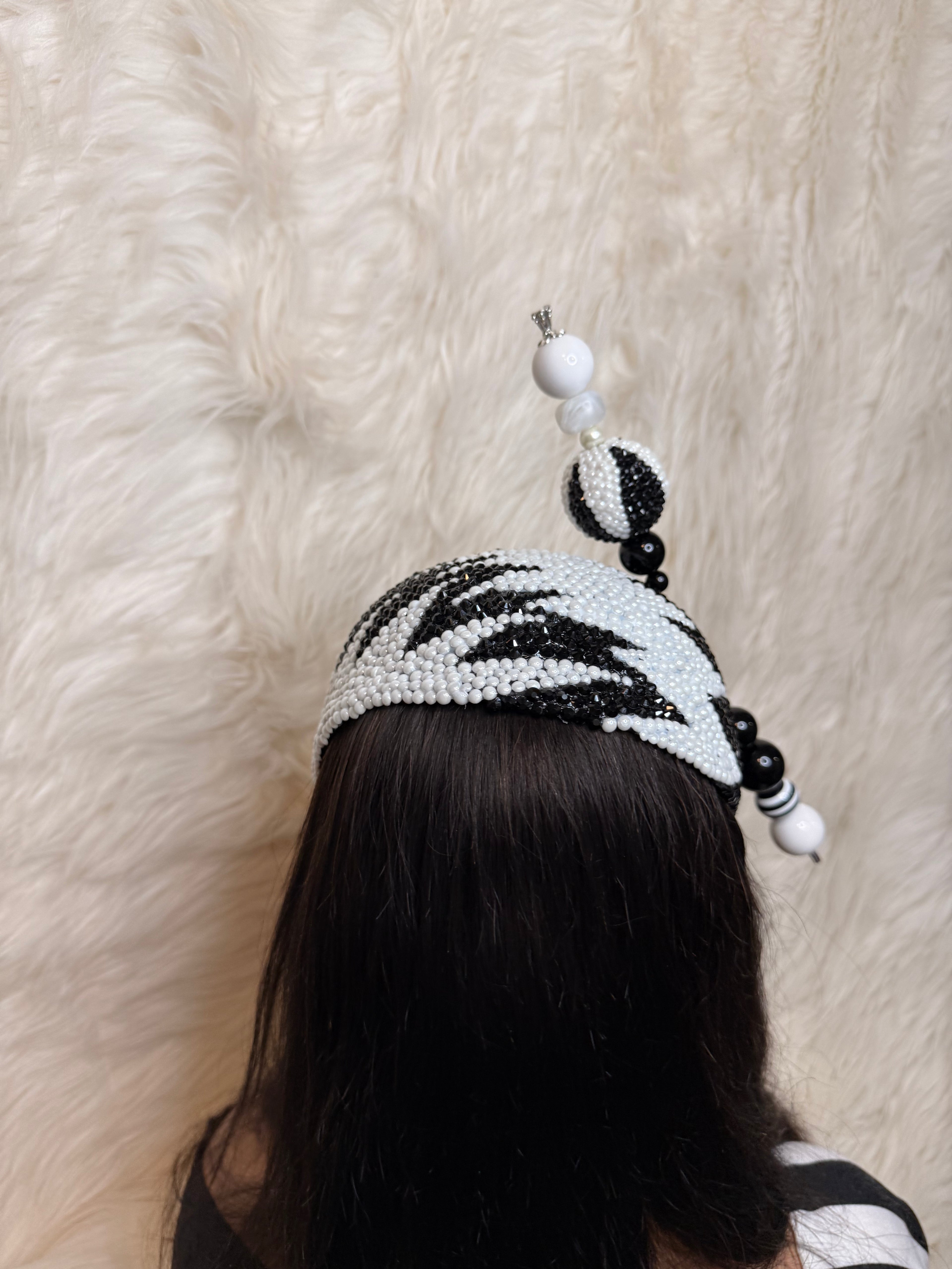 Black and White Crystal Hat W Oversized Hat Pin