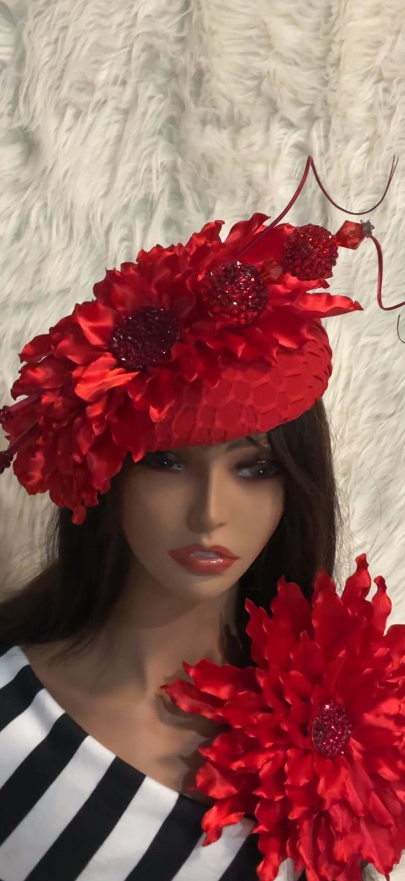 Red / W Oversized Hat Pin / W Matching Brooch