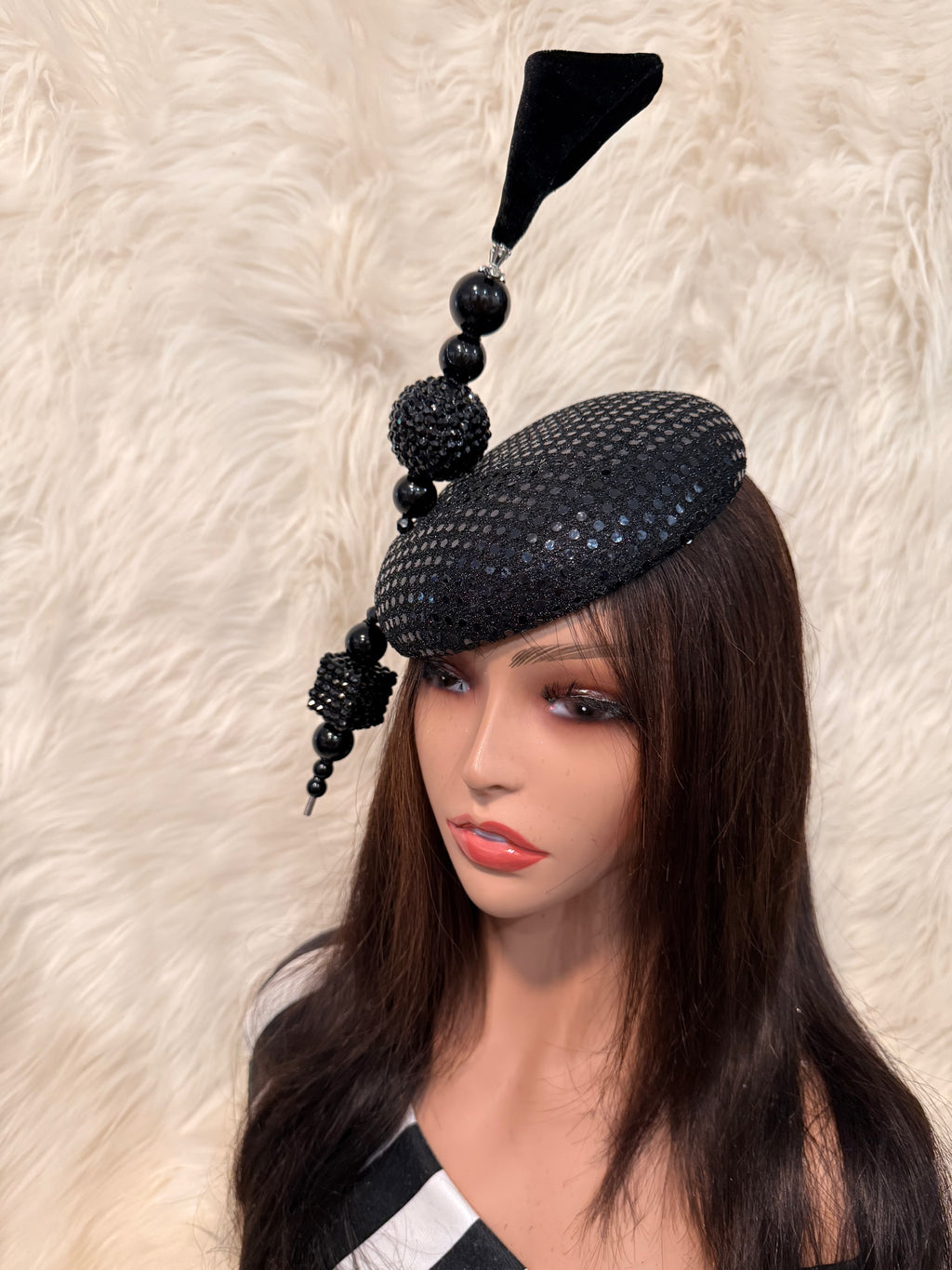 Black Sequins / W Oversized Hat Pin