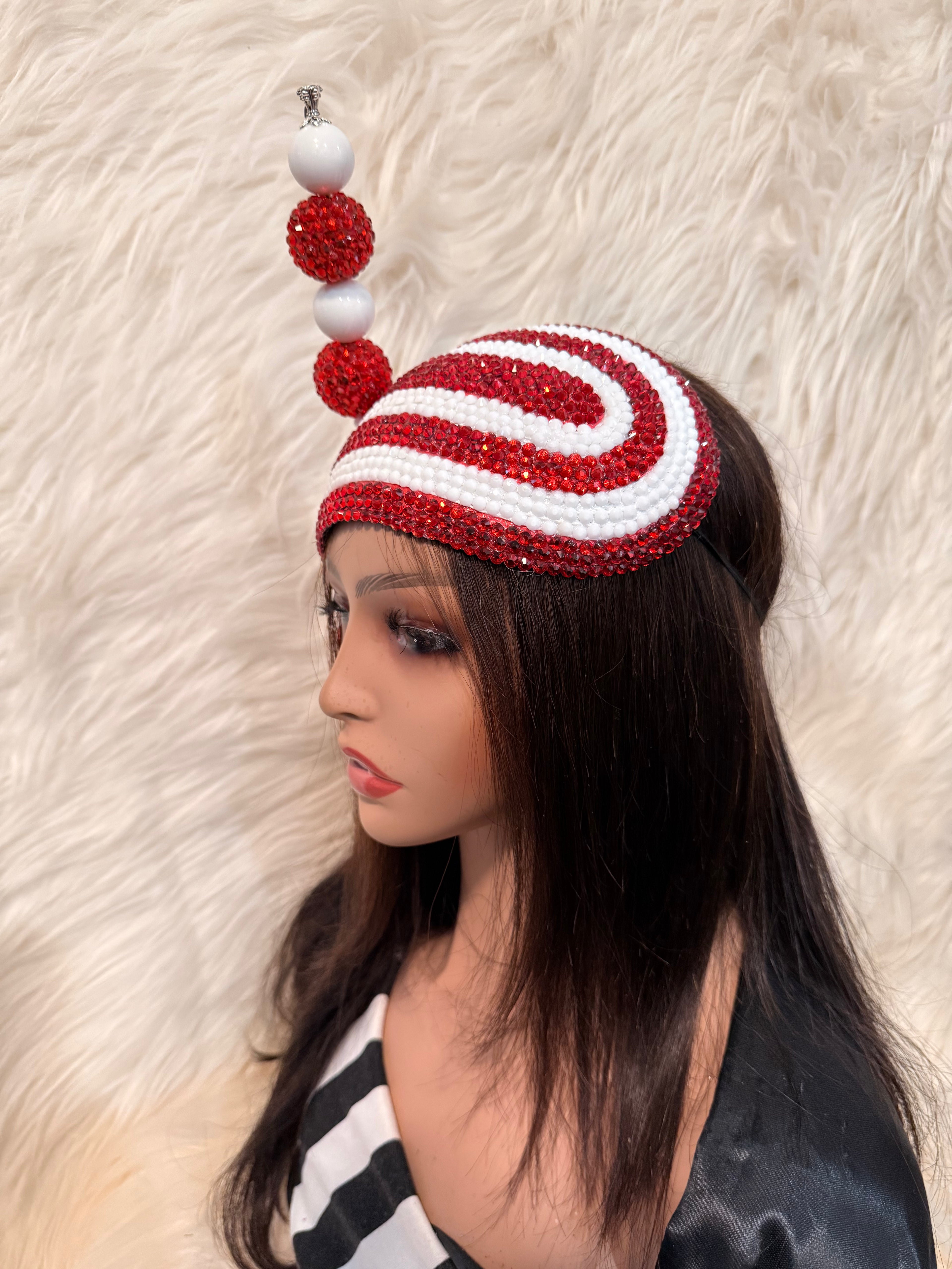 Red Crystal / White Pearls / W Oversized Hat Pin