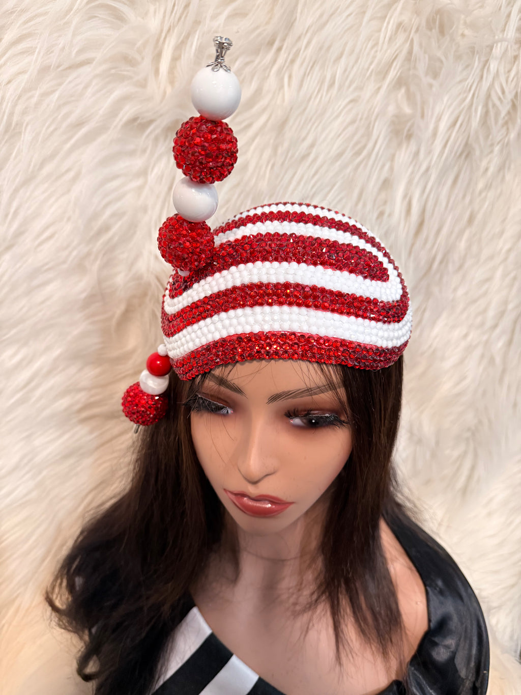 Red Crystal / White Pearls / W Oversized Hat Pin