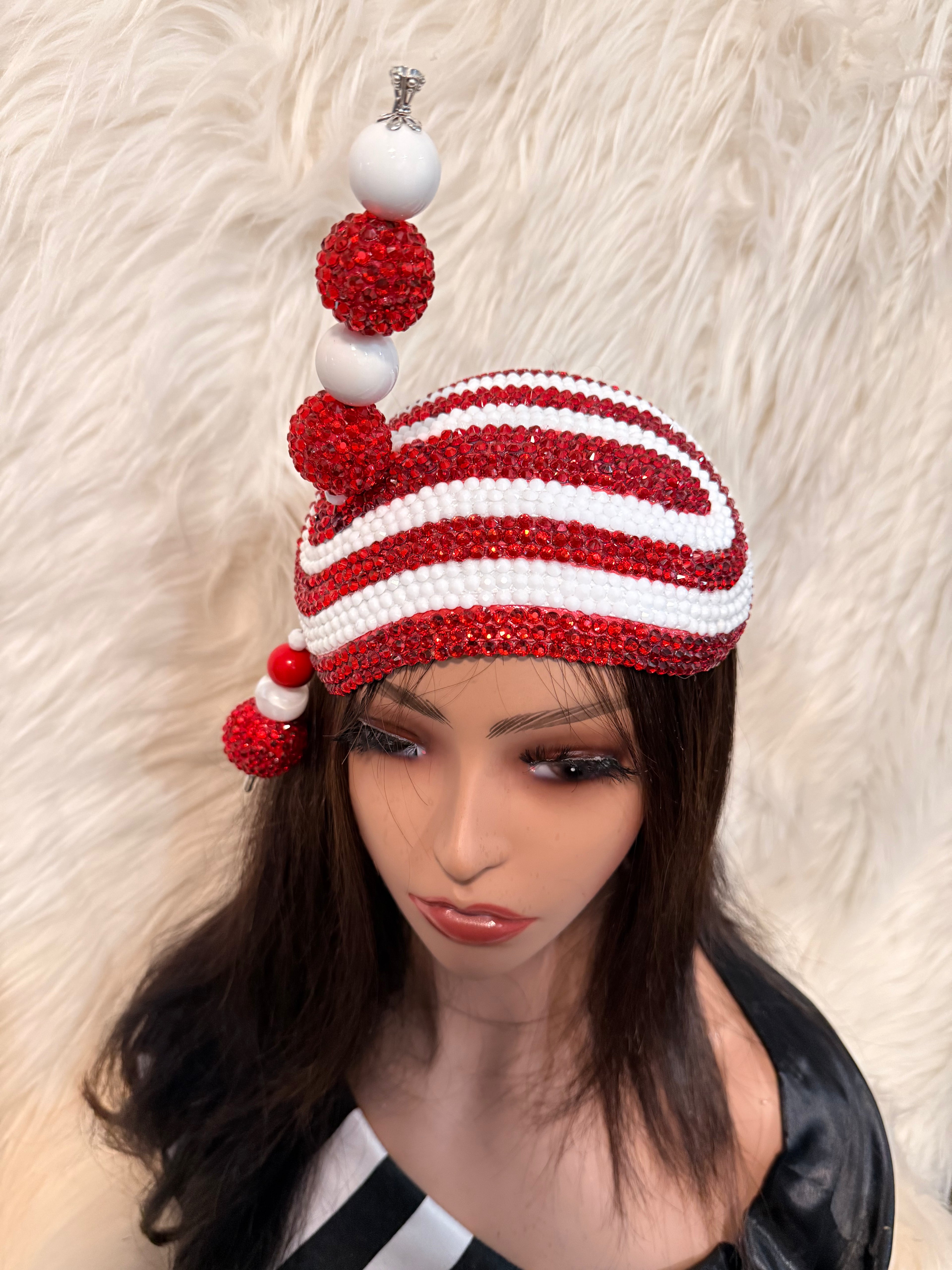 Red Crystal / White Pearls / W Oversized Hat Pin