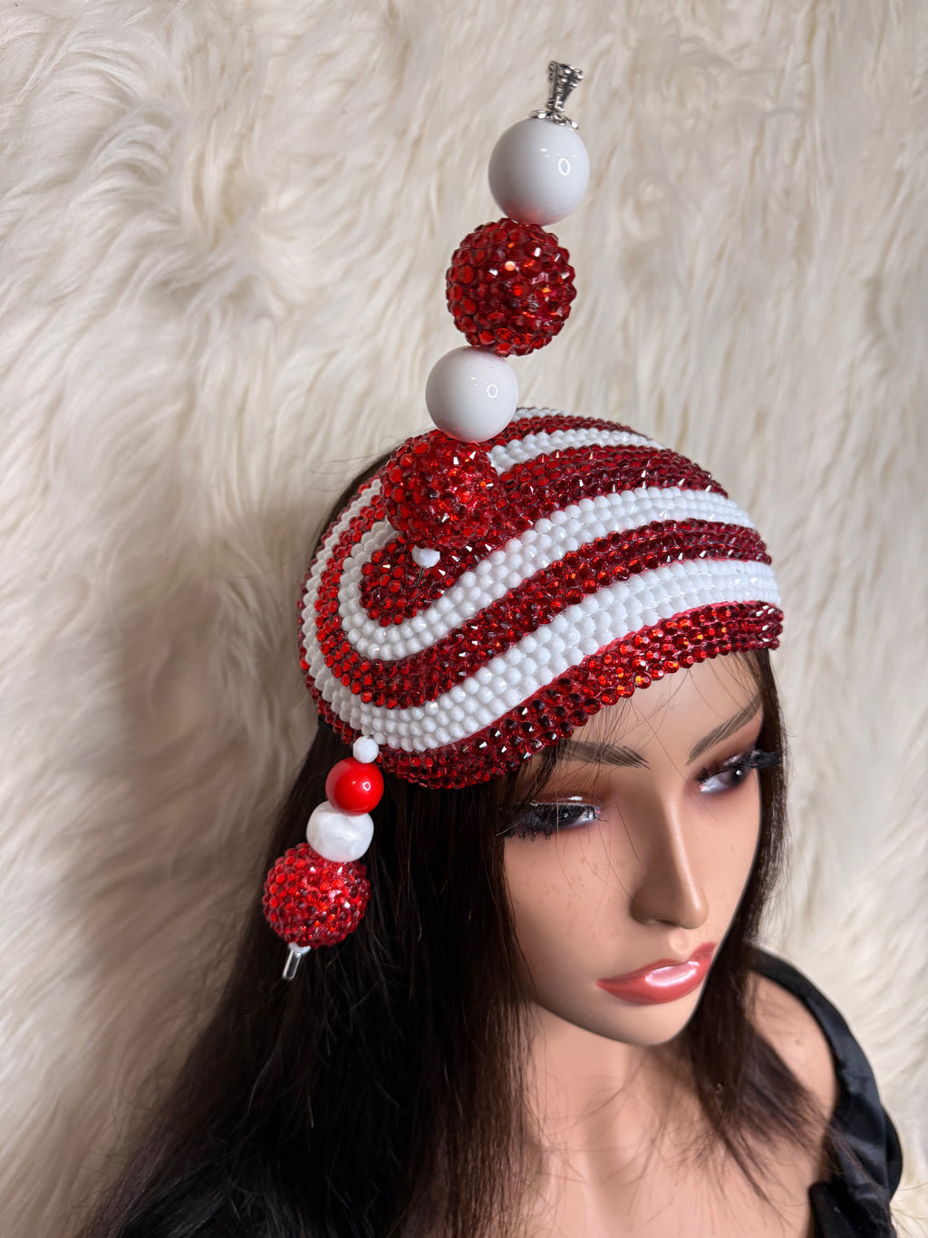 Red Crystal / White Pearls / W Oversized Hat Pin