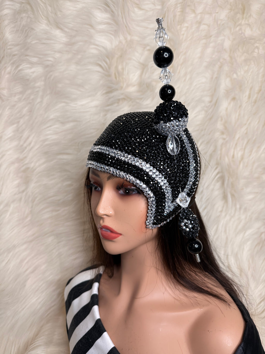 Black & Silver Asymmetry / W Oversized Hat Pin